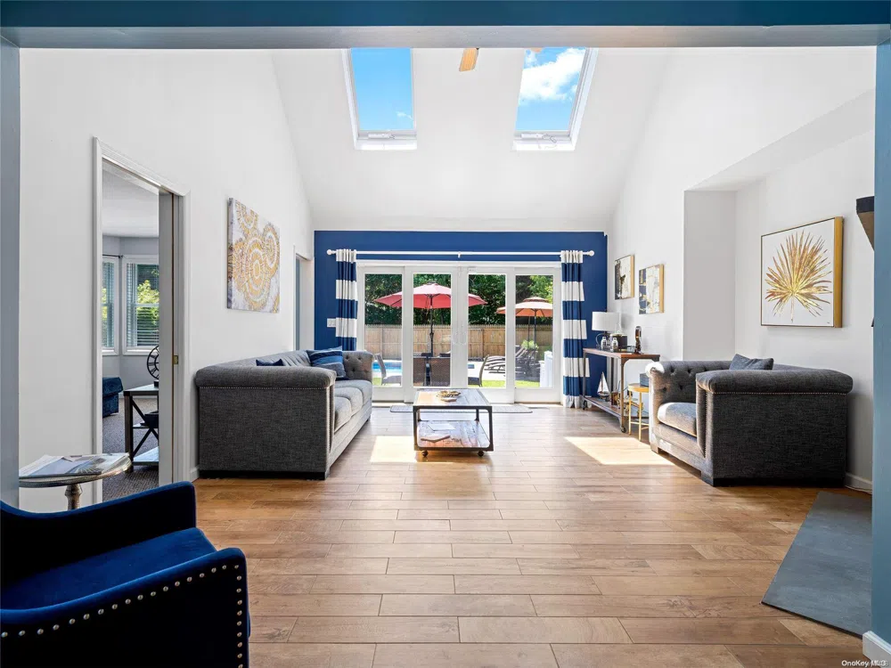 4 White Lane Hampton Bays, NY 11946