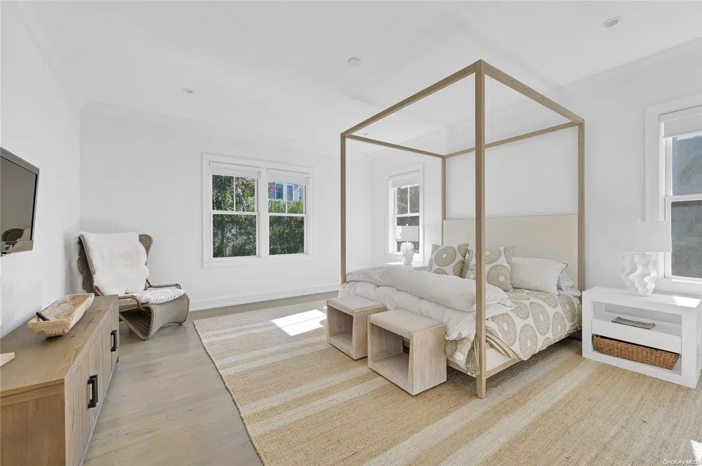 52 Quogue Street Quogue, NY 11959