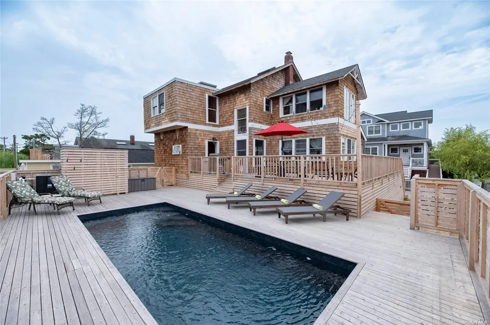 300 Cottage Walk Ocean Beach, NY 11770