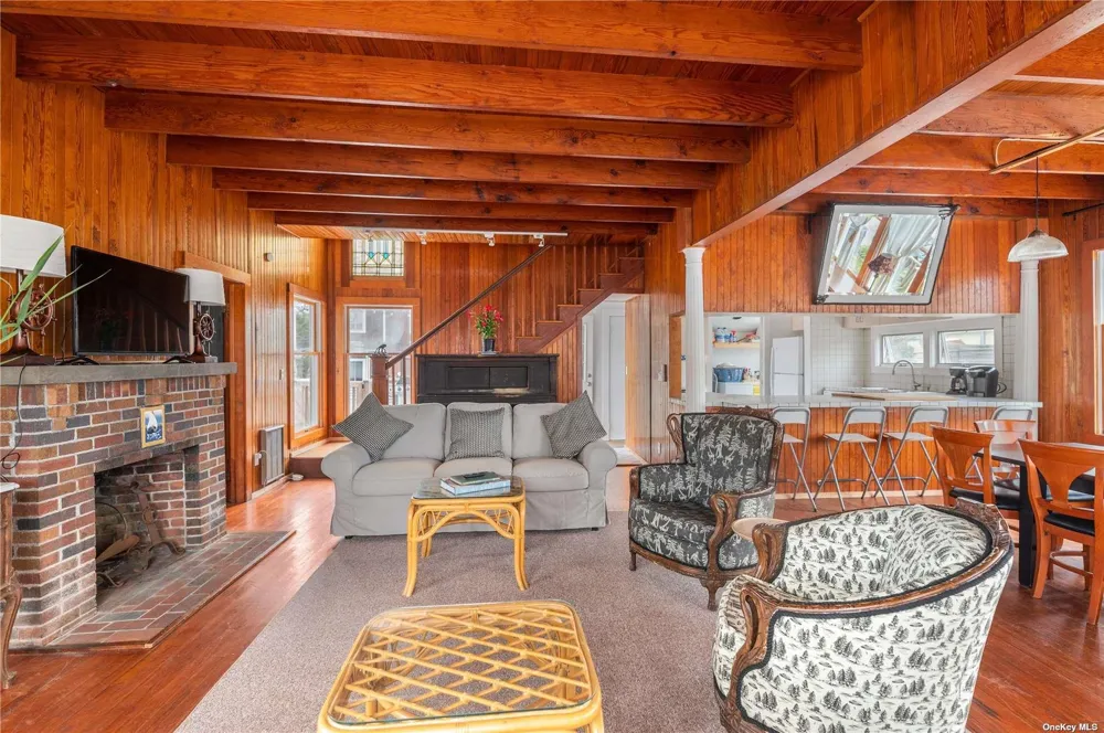300 Cottage Walk Ocean Beach, NY 11770