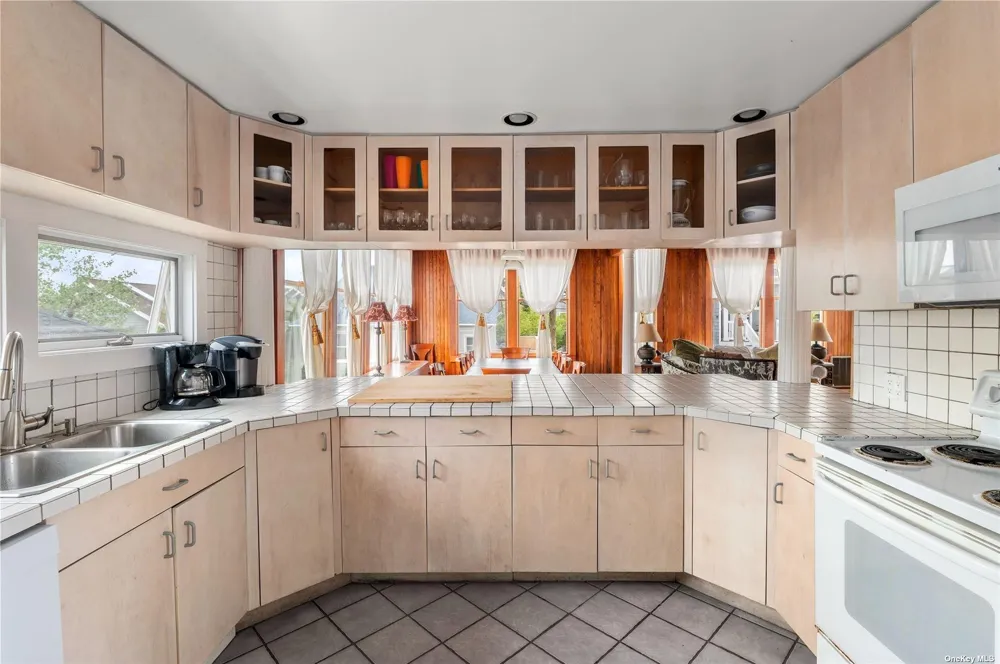 300 Cottage Walk Ocean Beach, NY 11770