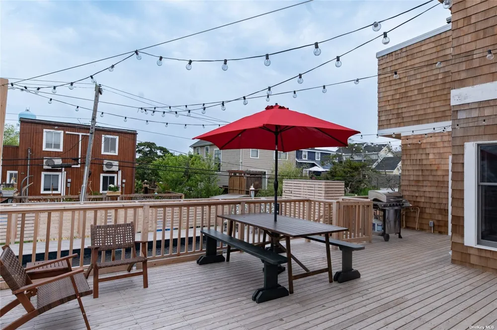 300 Cottage Walk Ocean Beach, NY 11770