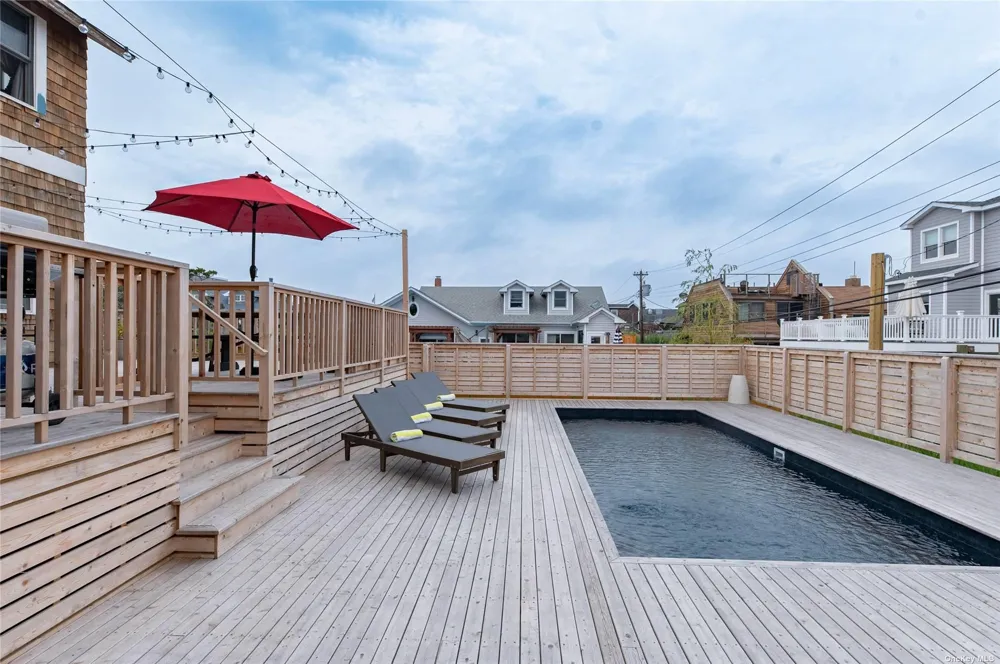 300 Cottage Walk Ocean Beach, NY 11770