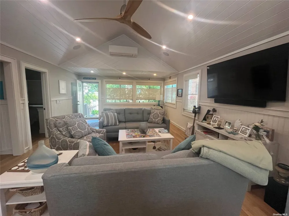 985 Surfview Walk Ocean Beach, NY 11770
