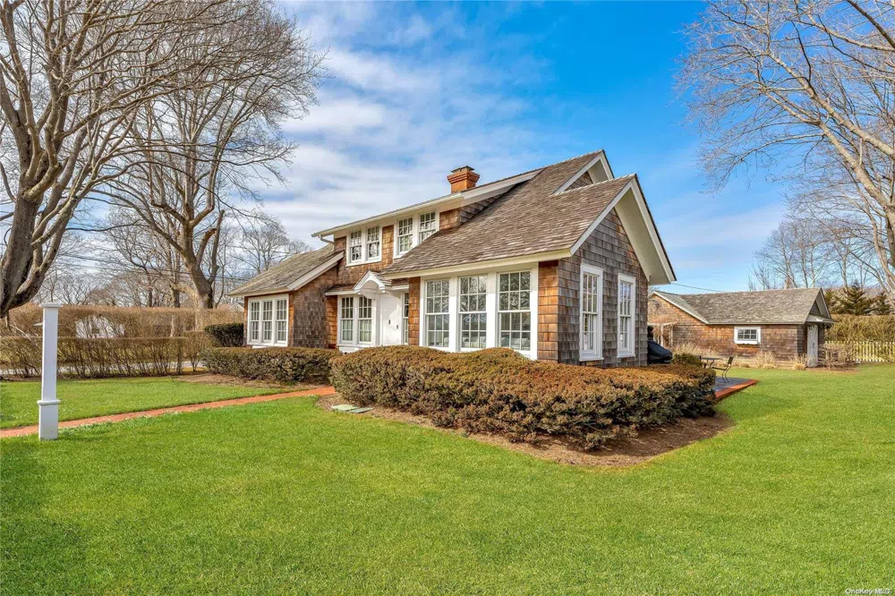 1 Village Lane Quogue, NY 11959