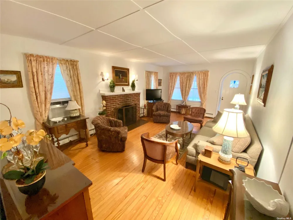 111 Inwood Point Lookout, NY 11569