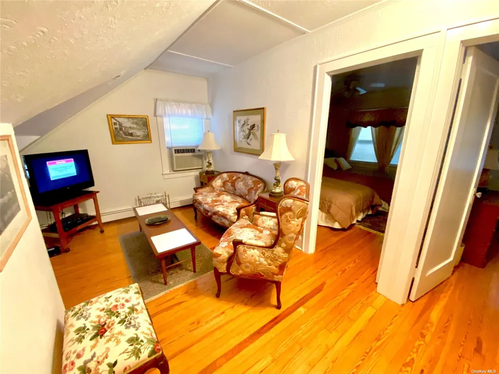 111 Inwood Point Lookout, NY 11569