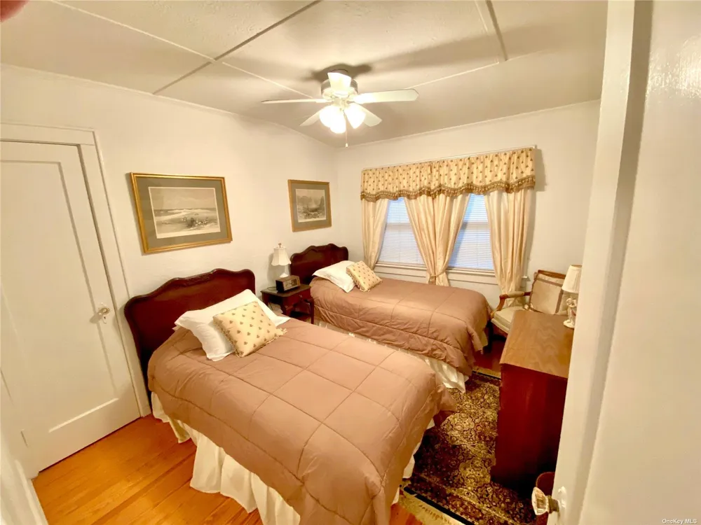 111 Inwood Point Lookout, NY 11569