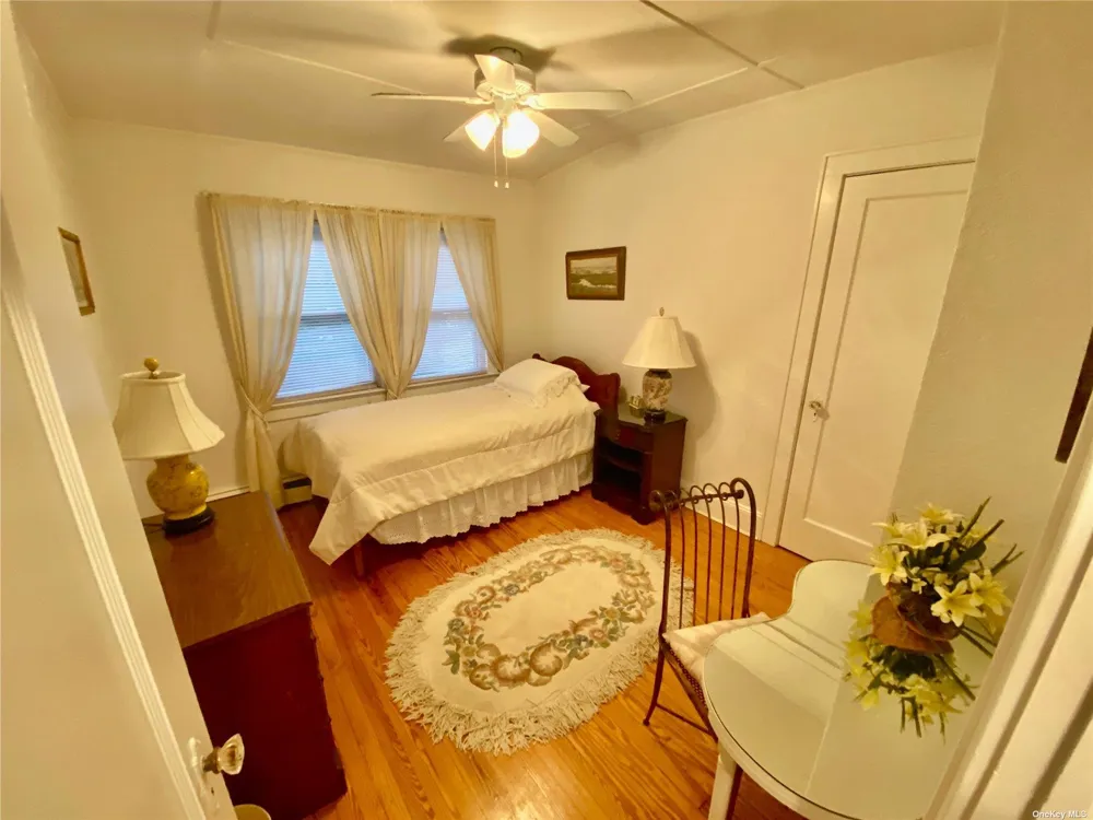 111 Inwood Point Lookout, NY 11569
