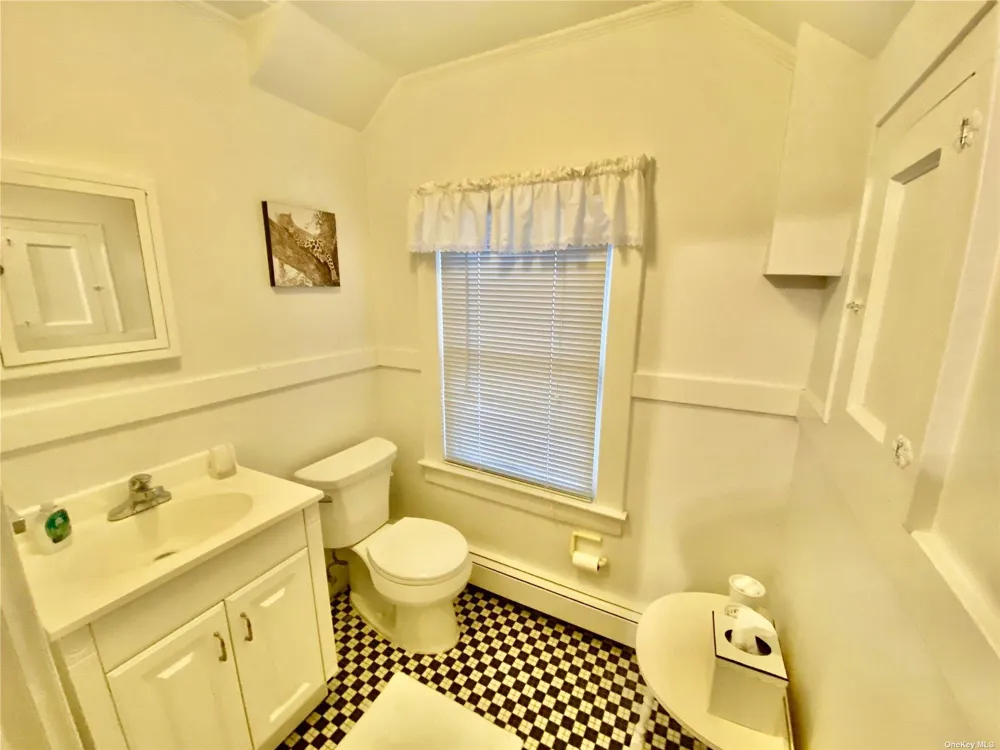 111 Inwood Point Lookout, NY 11569