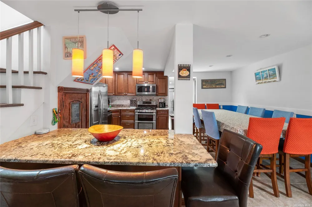 289 Cottage Walk Ocean Beach, NY 11770
