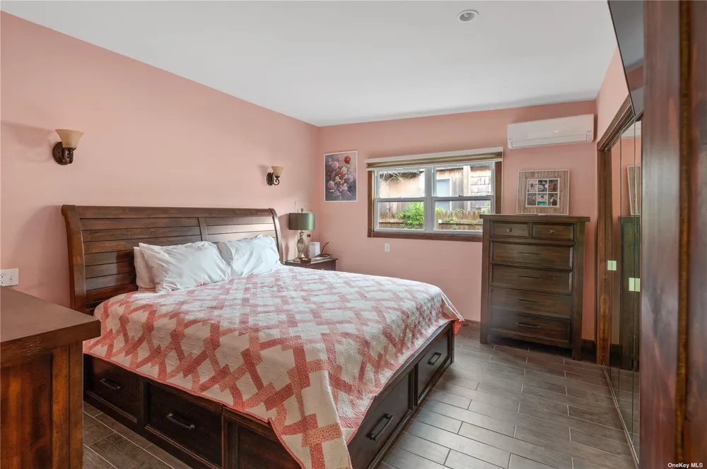289 Cottage Walk Ocean Beach, NY 11770
