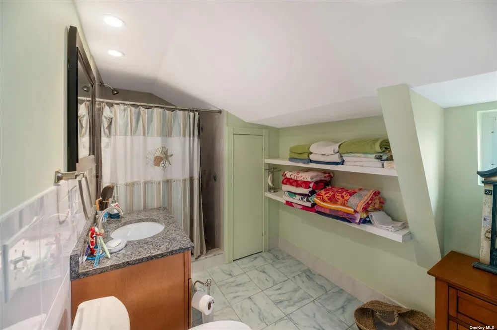 289 Cottage Walk Ocean Beach, NY 11770