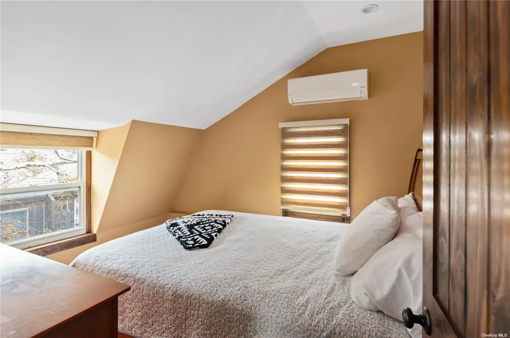 289 Cottage Walk Ocean Beach, NY 11770