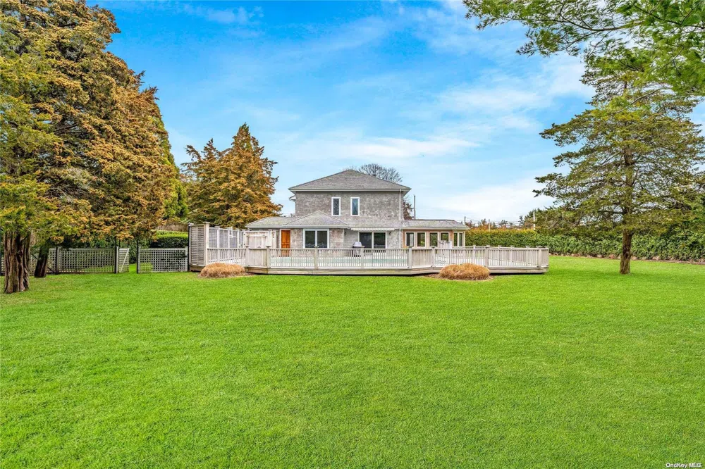 13 Quogo Neck Lane Quogue, NY 11959