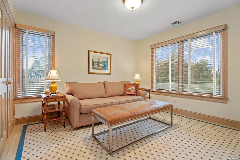 13 Quogo Neck Lane Quogue, NY 11959