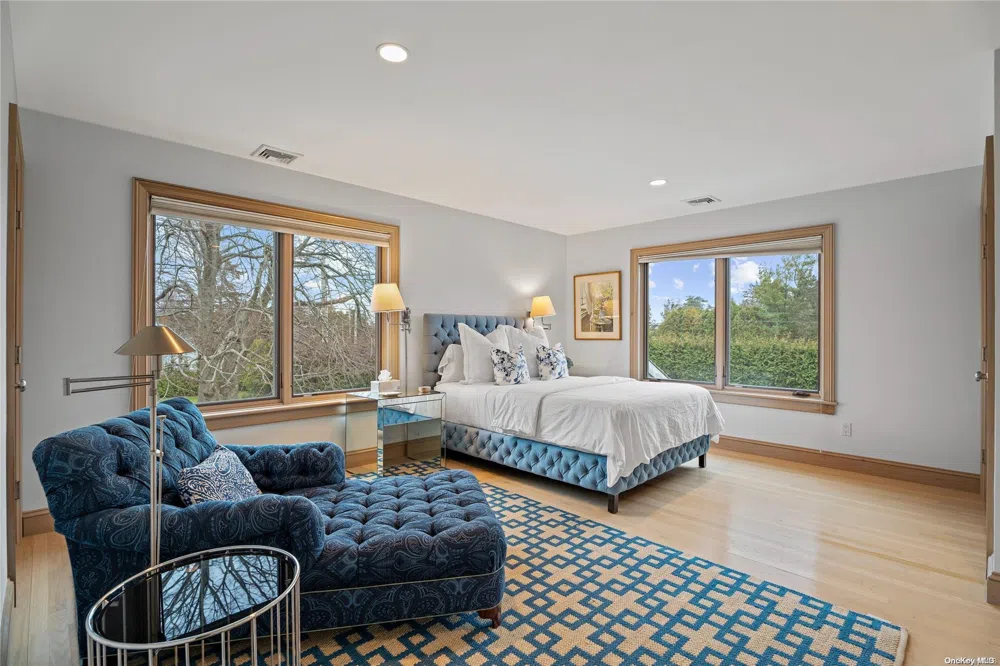 13 Quogo Neck Lane Quogue, NY 11959