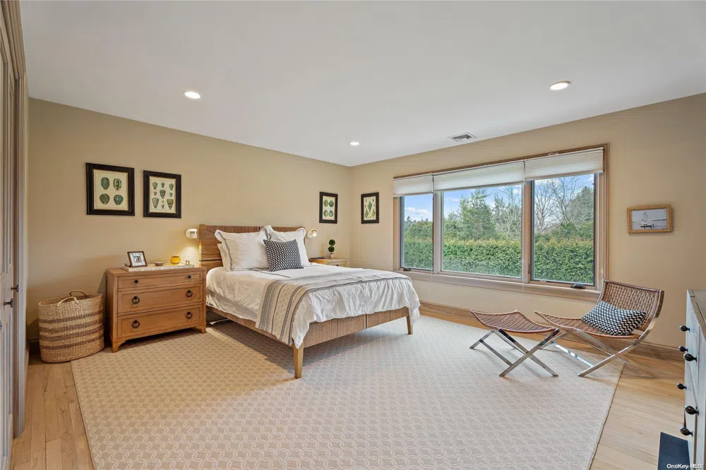 13 Quogo Neck Lane Quogue, NY 11959