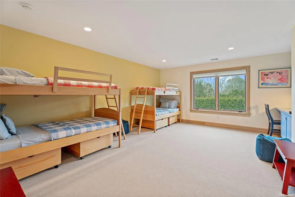 13 Quogo Neck Lane Quogue, NY 11959