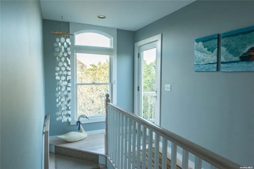 31 Homesite Seaview, NY 11770
