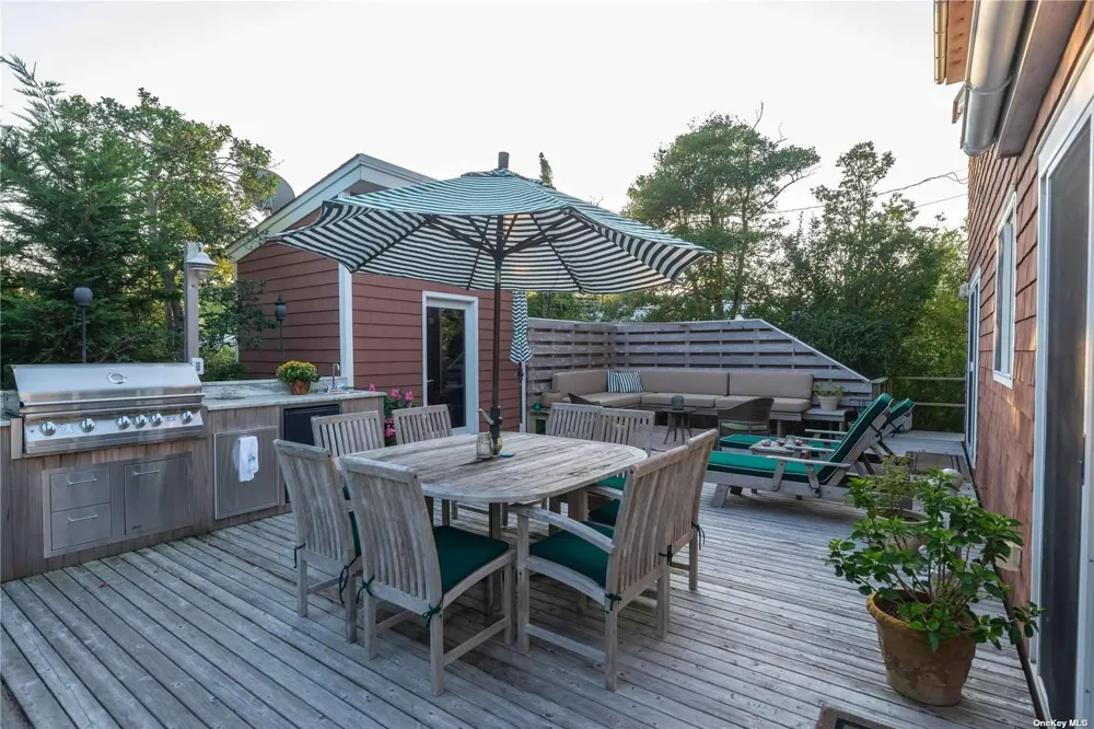 31 Homesite Seaview, NY 11770