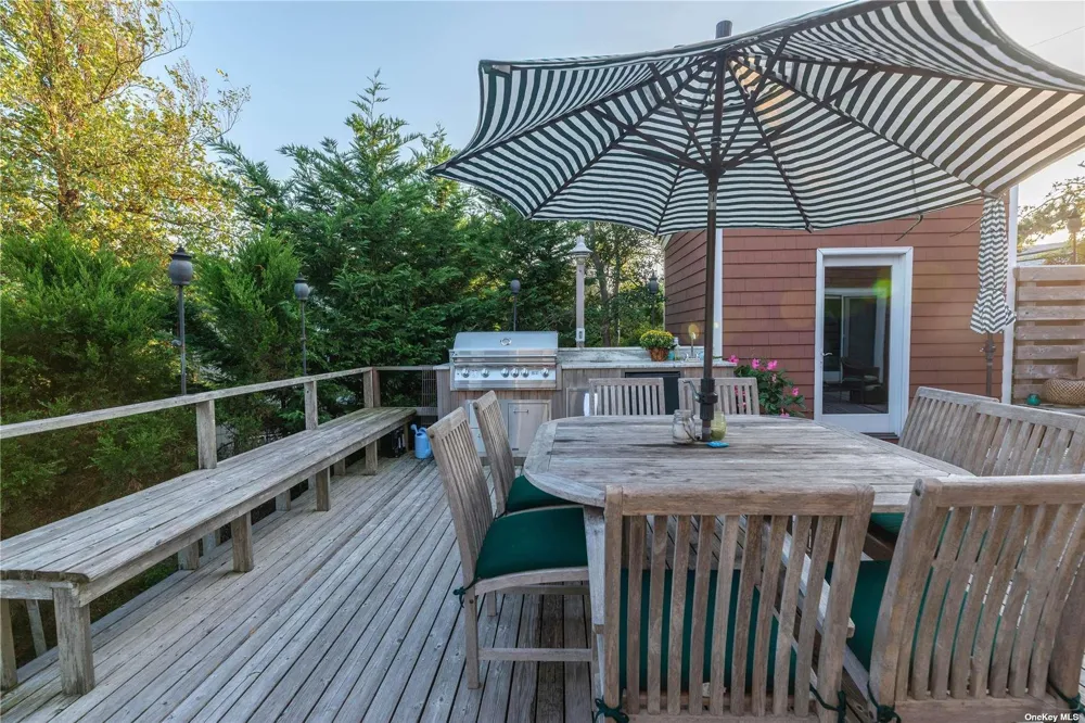 31 Homesite Seaview, NY 11770