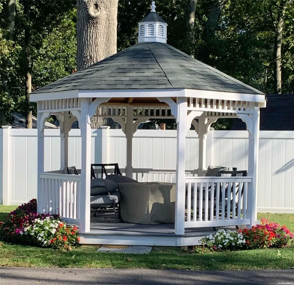 3655 Pequash Avenue Cutchogue, NY 11935