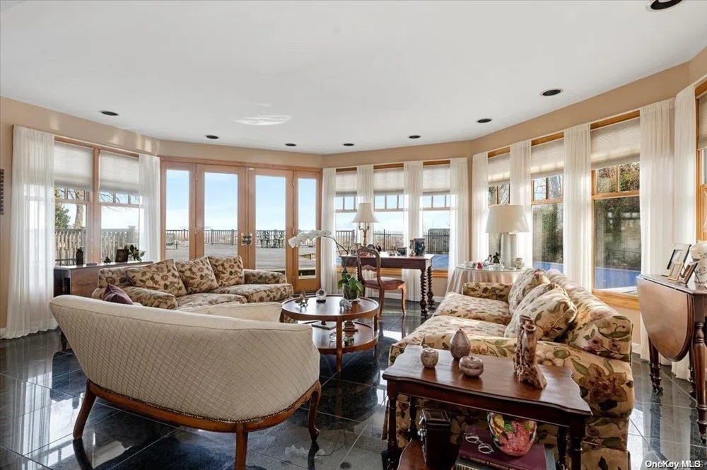 45 East Loop Road Staten Island, NY 10304