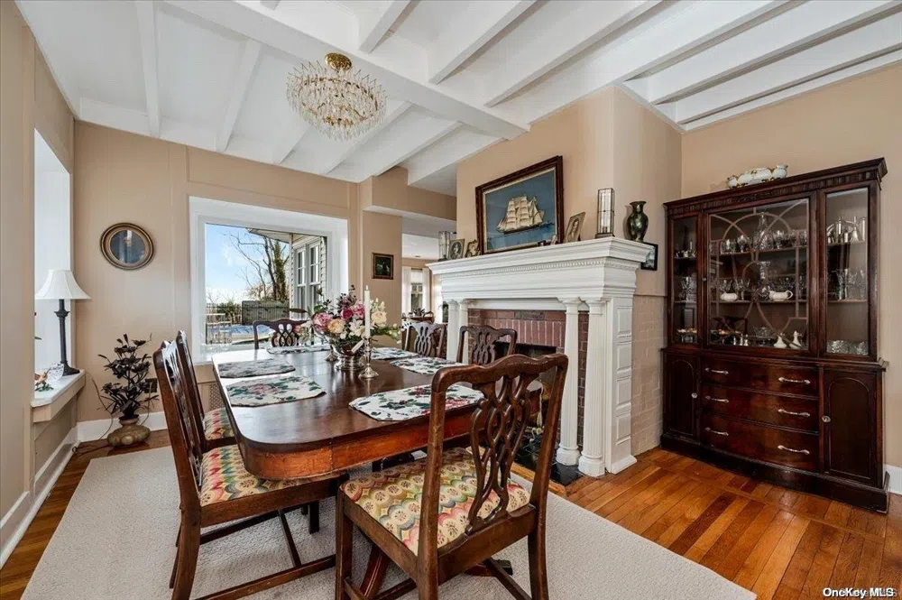 45 East Loop Road Staten Island, NY 10304