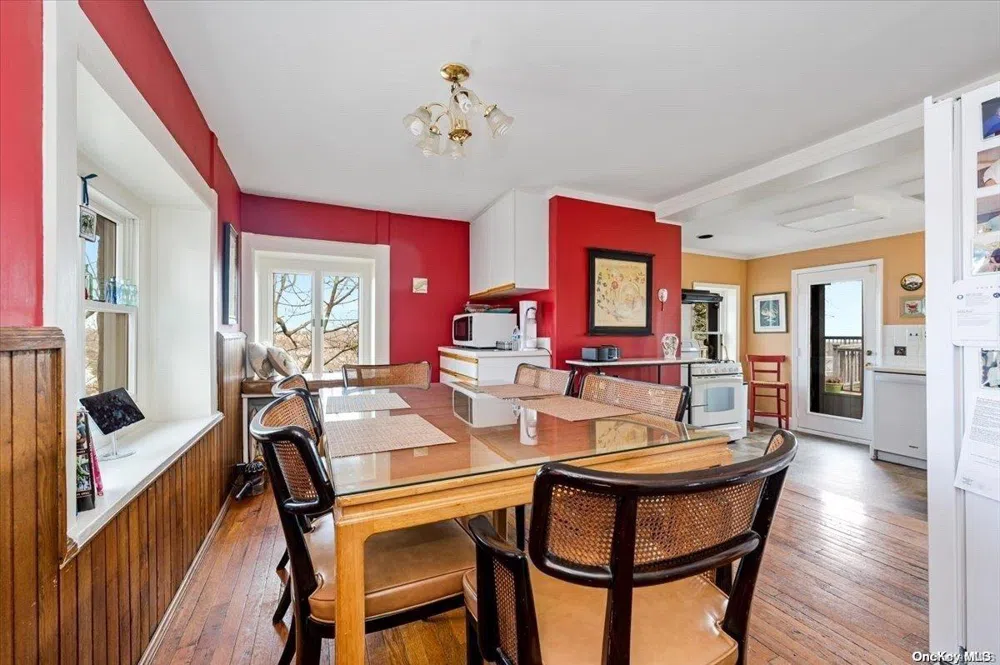 45 East Loop Road Staten Island, NY 10304