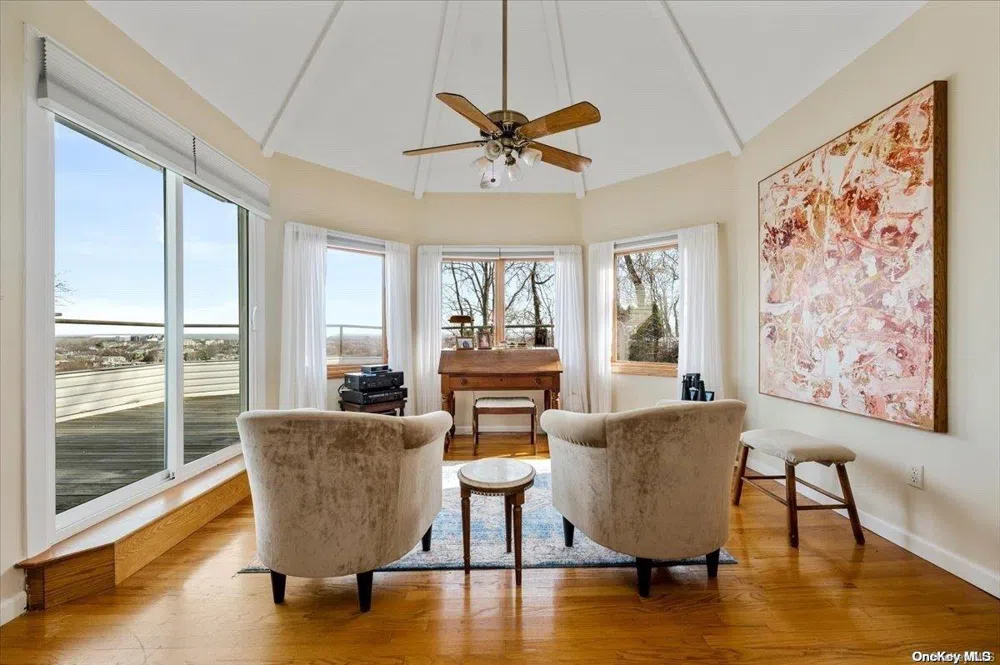 45 East Loop Road Staten Island, NY 10304