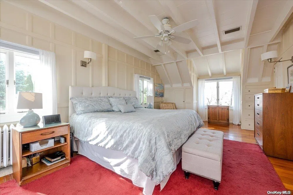 45 East Loop Road Staten Island, NY 10304