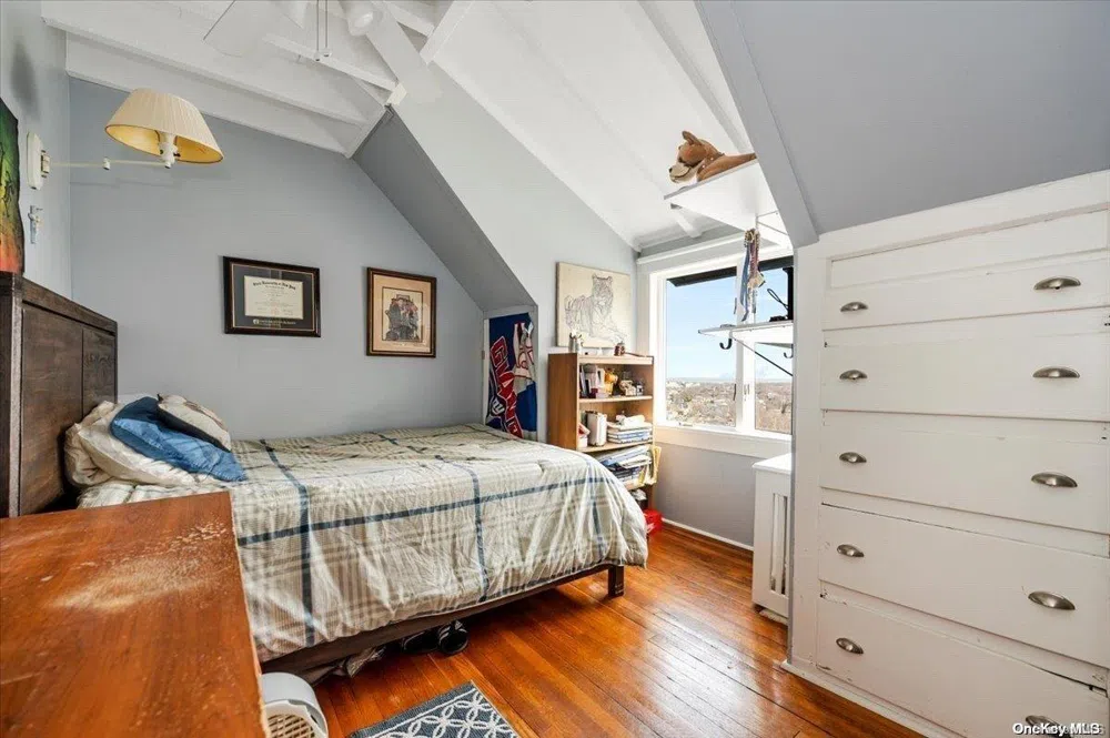 45 East Loop Road Staten Island, NY 10304