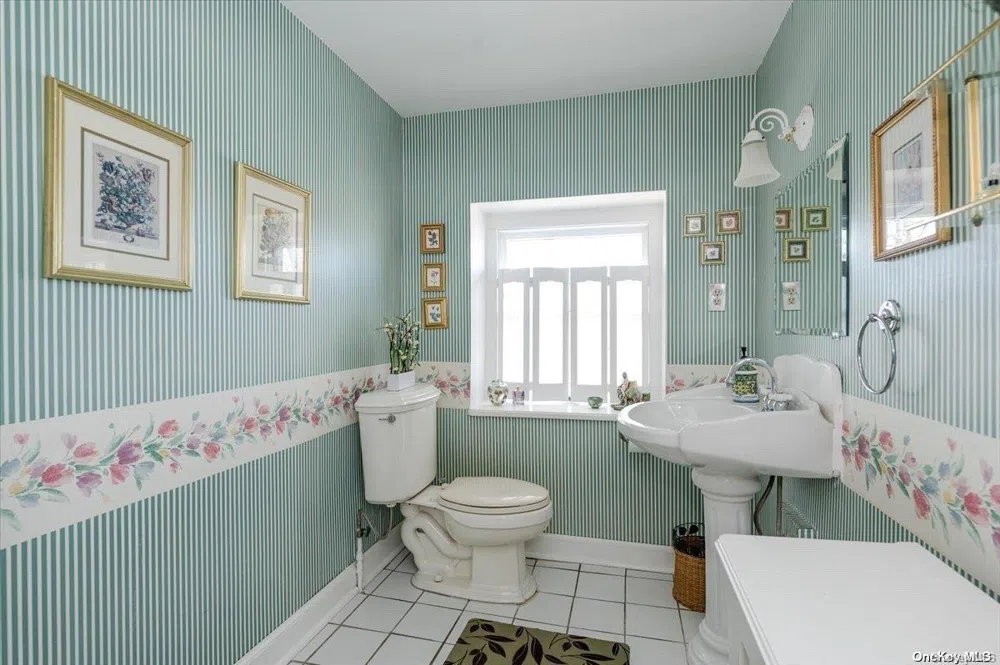 45 East Loop Road Staten Island, NY 10304