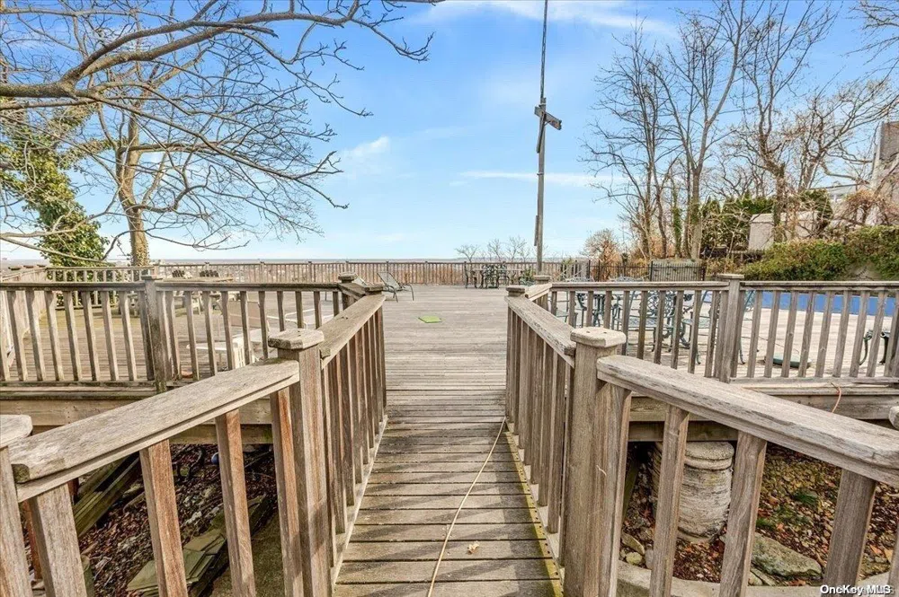 45 East Loop Road Staten Island, NY 10304