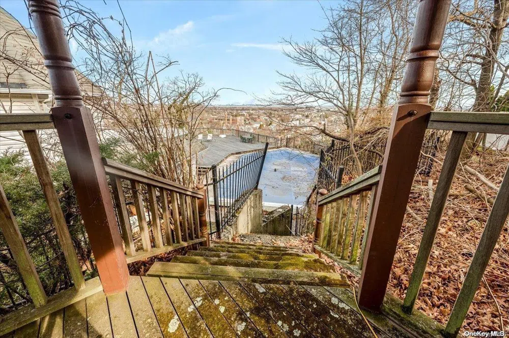 45 East Loop Road Staten Island, NY 10304