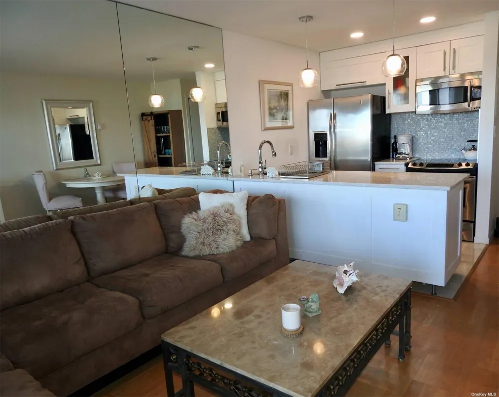 274 Dune Road #6 Westhampton Beach, NY 11978