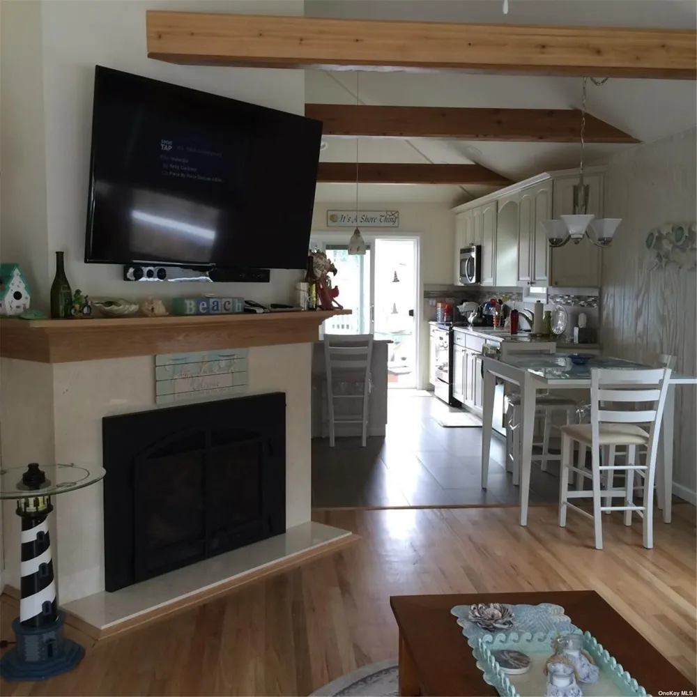45 Beachwold Seaview, NY 11770