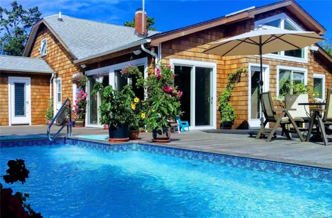 352 Surf Road