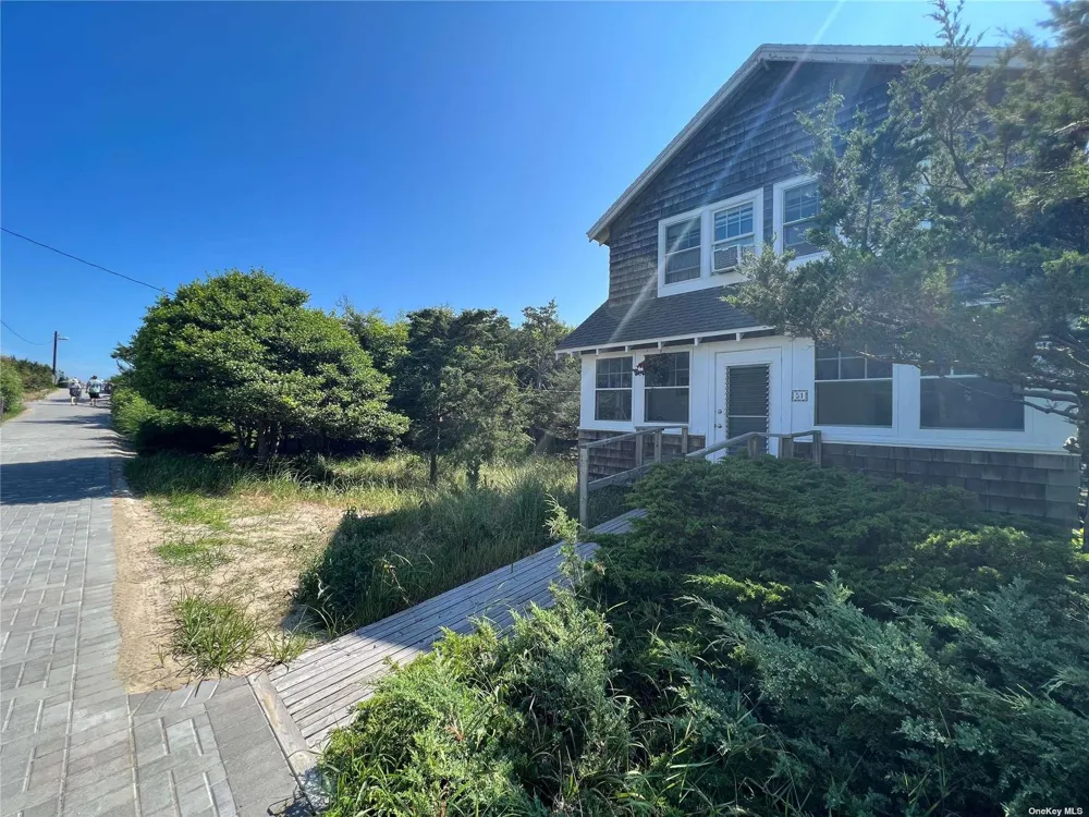 51 Beachwold Avenue Seaview, NY 11770