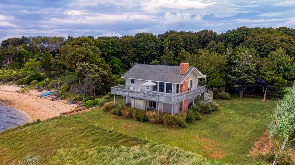 1355 Watersedge Way Southold, NY 11971