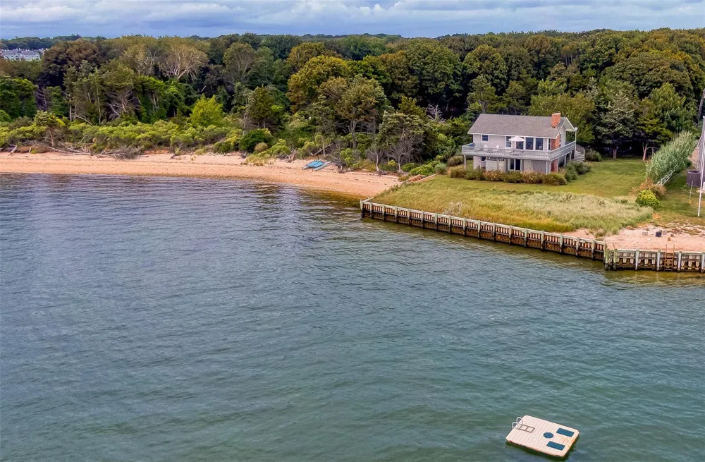1355 Watersedge Way Southold, NY 11971
