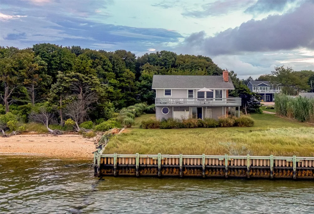 1355 Watersedge Way Southold, NY 11971