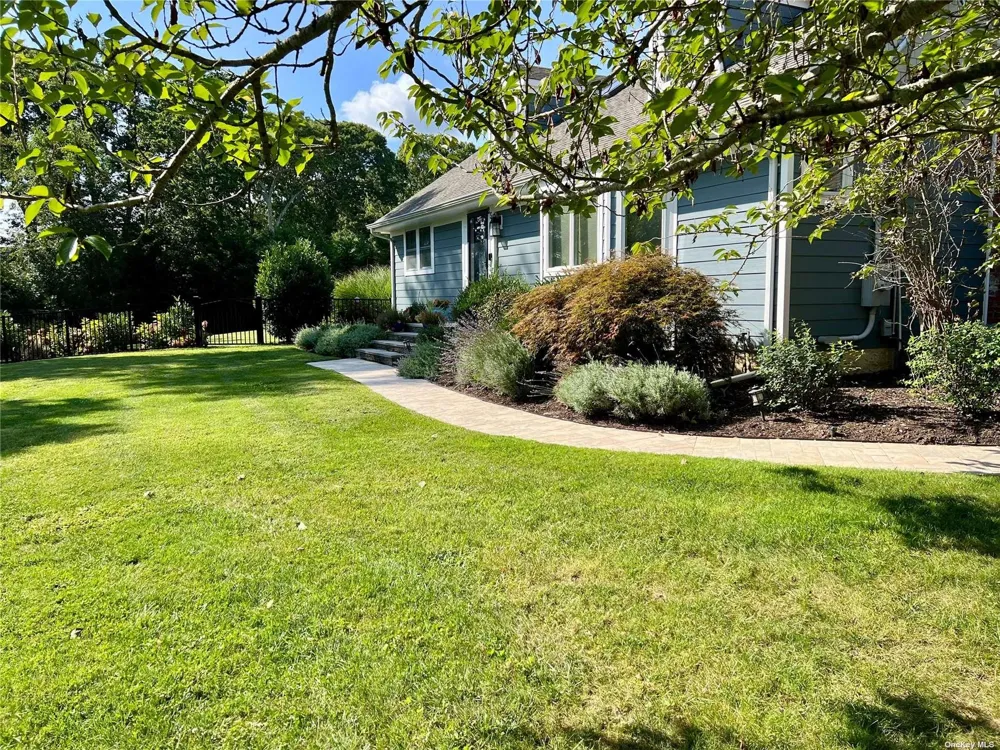 25 Moose Trail Cutchogue, NY 11935