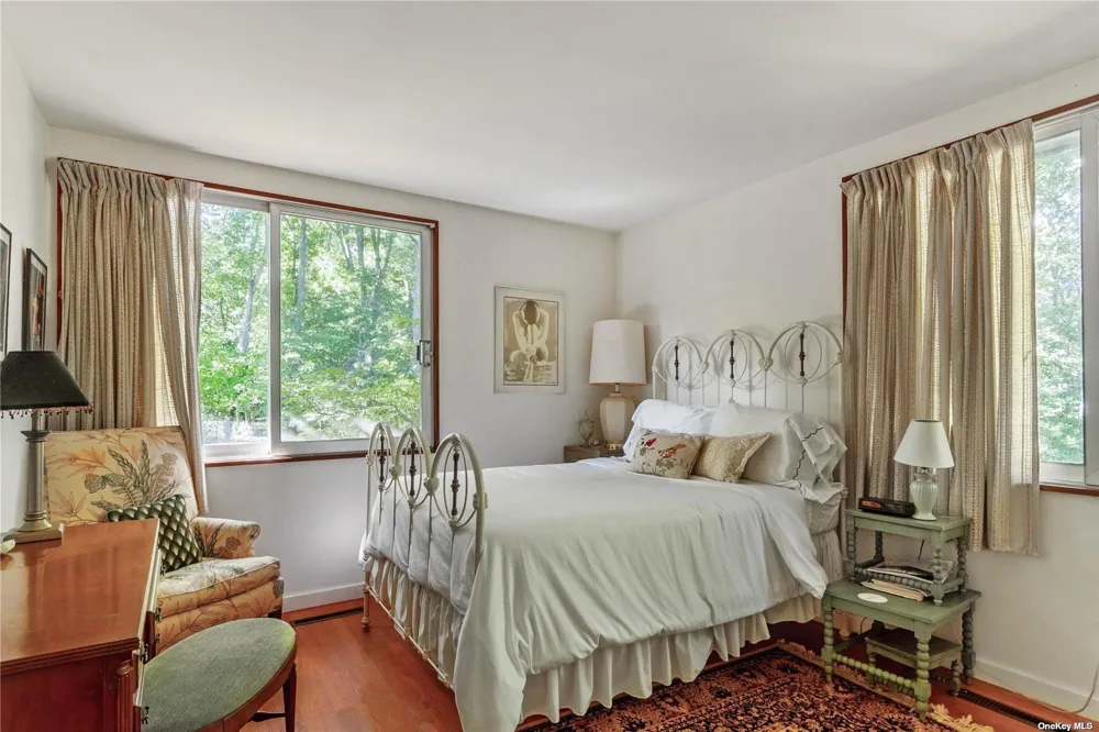 189 Old Harbor Road New Suffolk, NY 11956