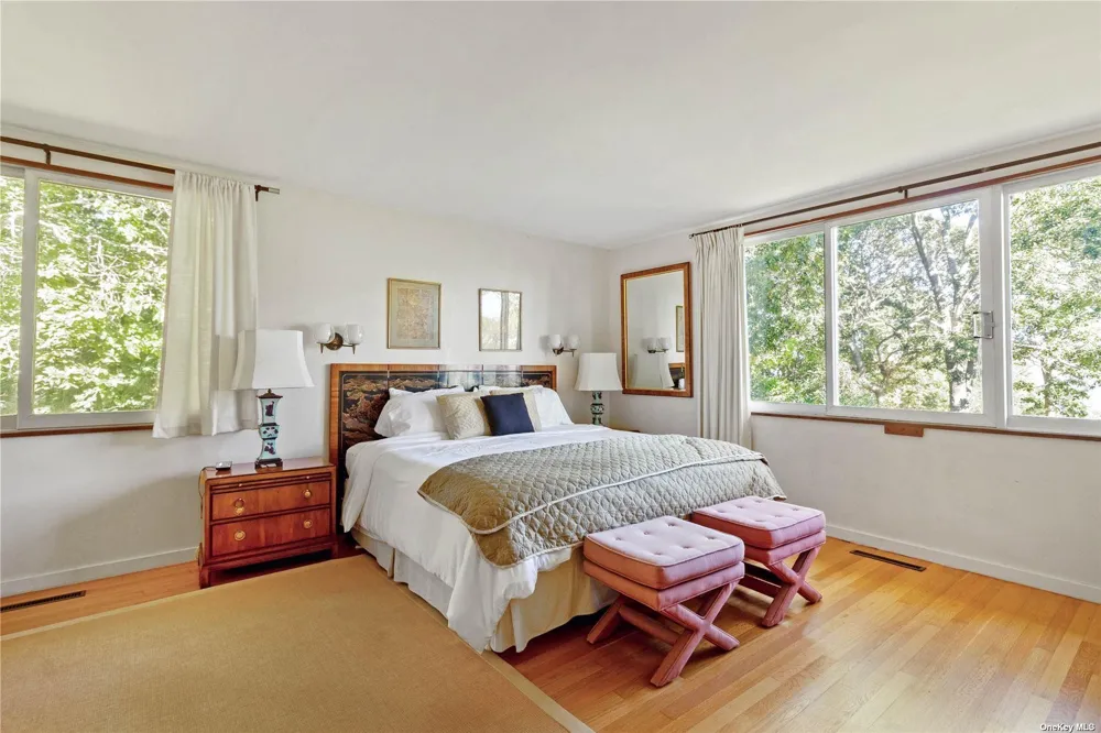 189 Old Harbor Road New Suffolk, NY 11956