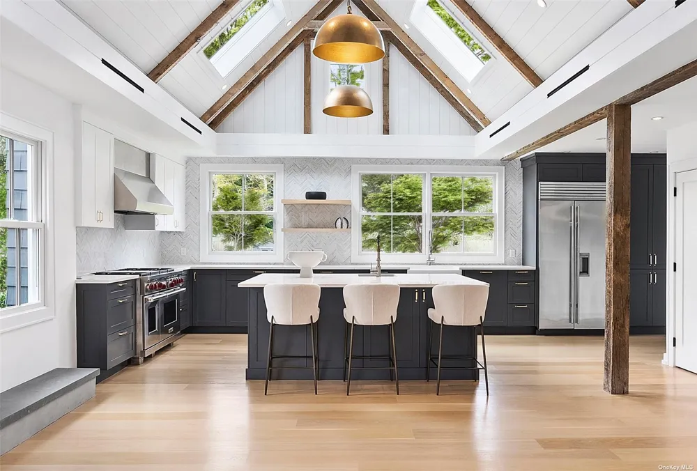 81 Skimhampton East Hampton, NY 11937