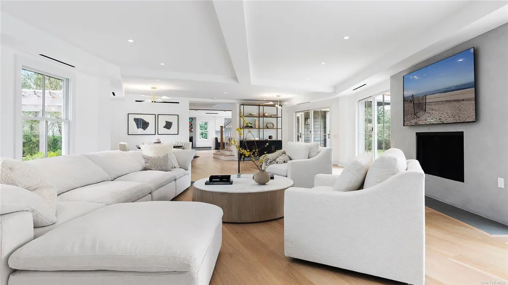 81 Skimhampton East Hampton, NY 11937