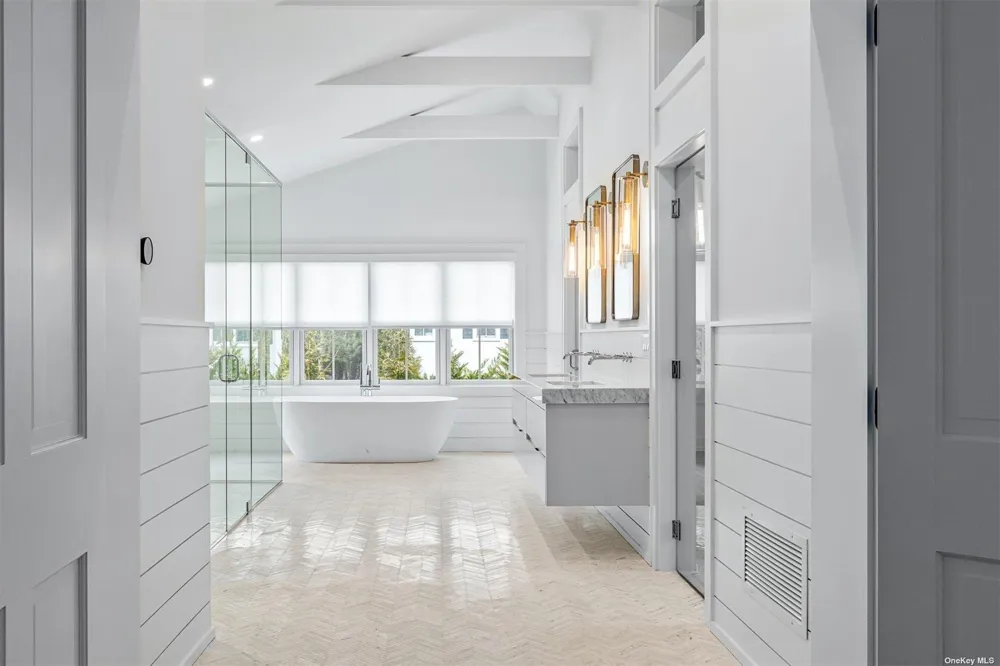 81 Skimhampton East Hampton, NY 11937