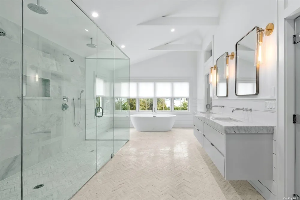 81 Skimhampton East Hampton, NY 11937